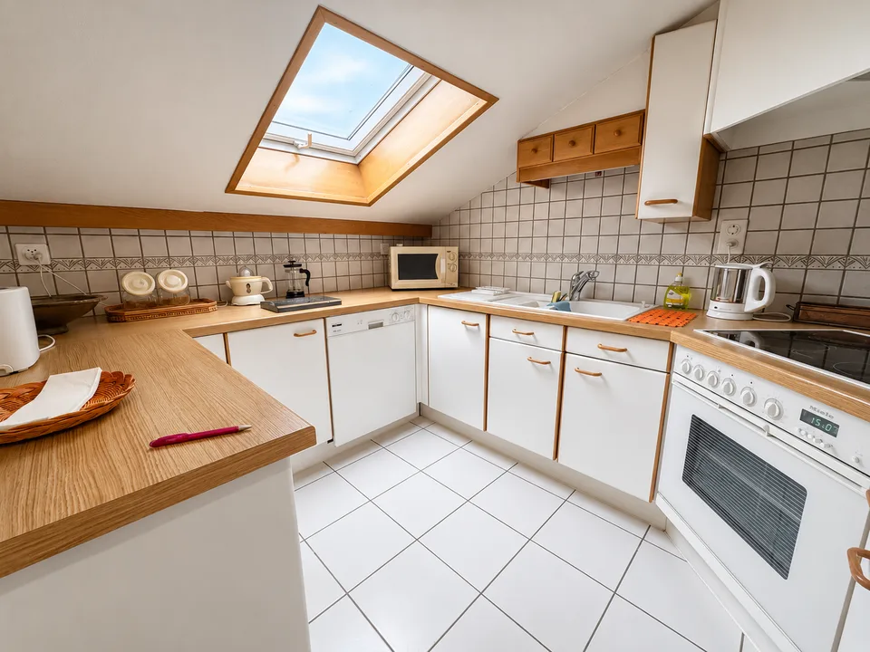 Beautiful 3-room apartment with independent entrance in a villa
