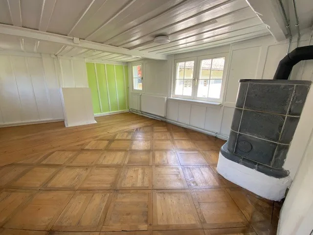 Charmante 3.5- Zimmer-Wohnung mit Cheminée in Schwanden GL