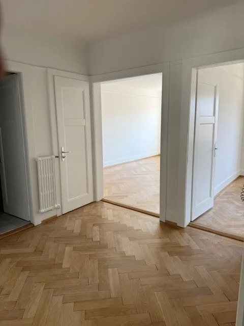 Beautiful renovated 3.5-room apartment, 4th floor, approx. 74 m2
