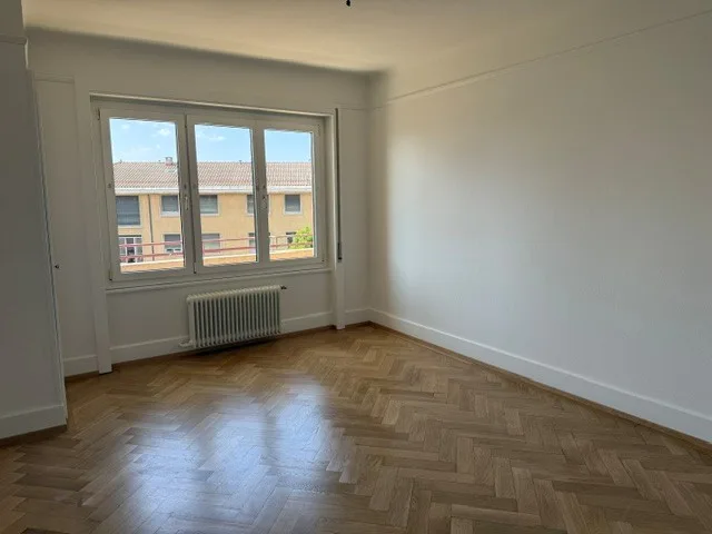 Beautiful renovated 3.5-room apartment, 4th floor, approx. 74 m2