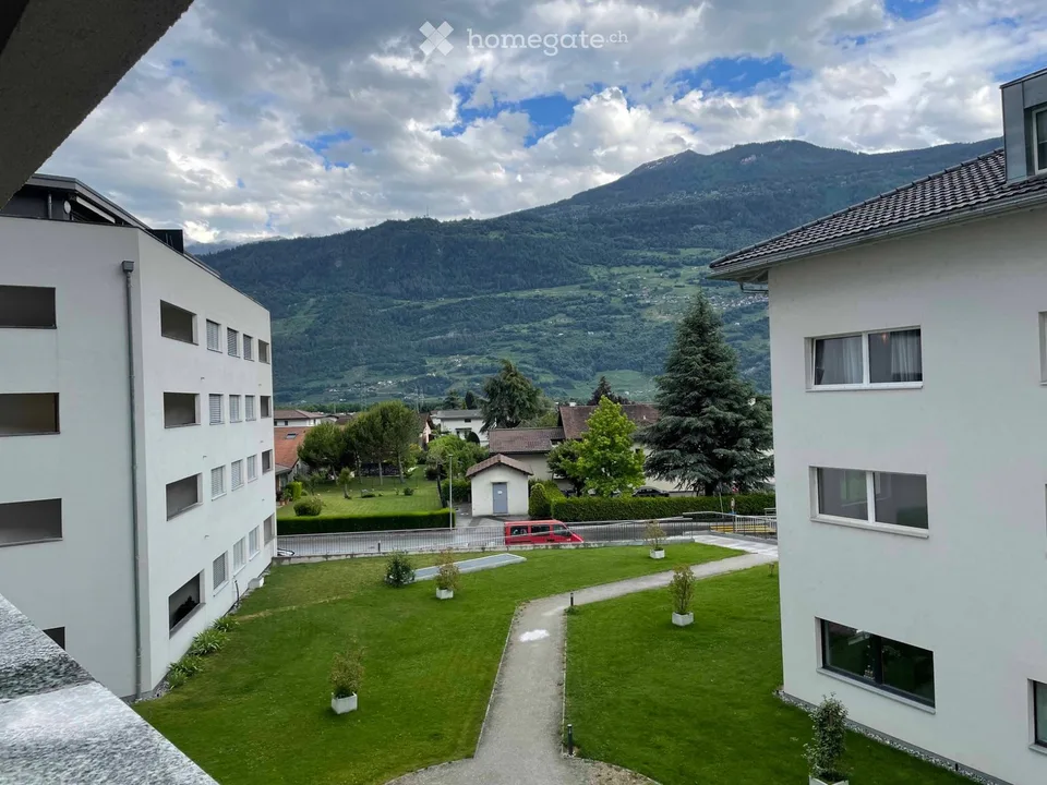 Appartement 2,5 pièces avec grand balcon / vue sur montagnes