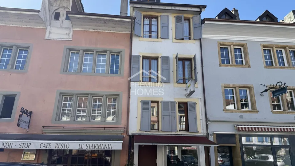 Immeuble de rendement avec 6 appartements et un commerce