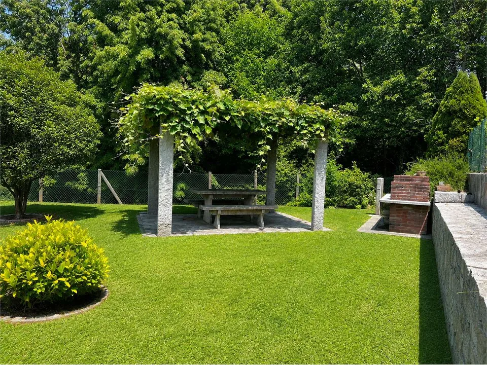 Luminoso app. con giardino e palestra condominiale