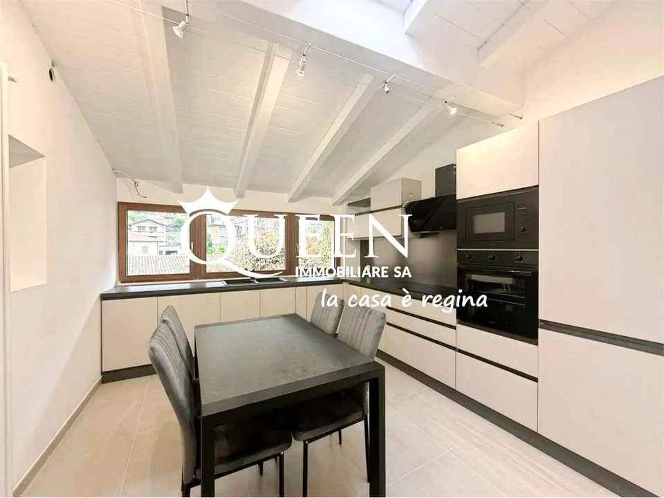 Riva San Vitale : maison de noyau caractéristique 4,5 pièces, 180 m²