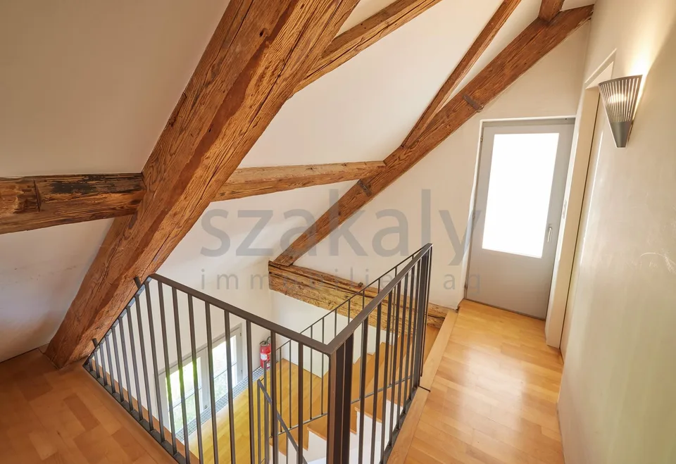 Dreifamilienhaus mit Charme in alterwürdigem Gemäuer