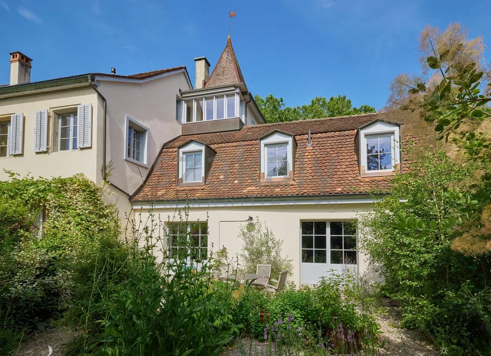Dreifamilienhaus mit Charme in alterwürdigem Gemäuer