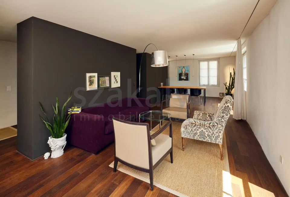 Dreifamilienhaus mit Charme in alterwürdigem Gemäuer