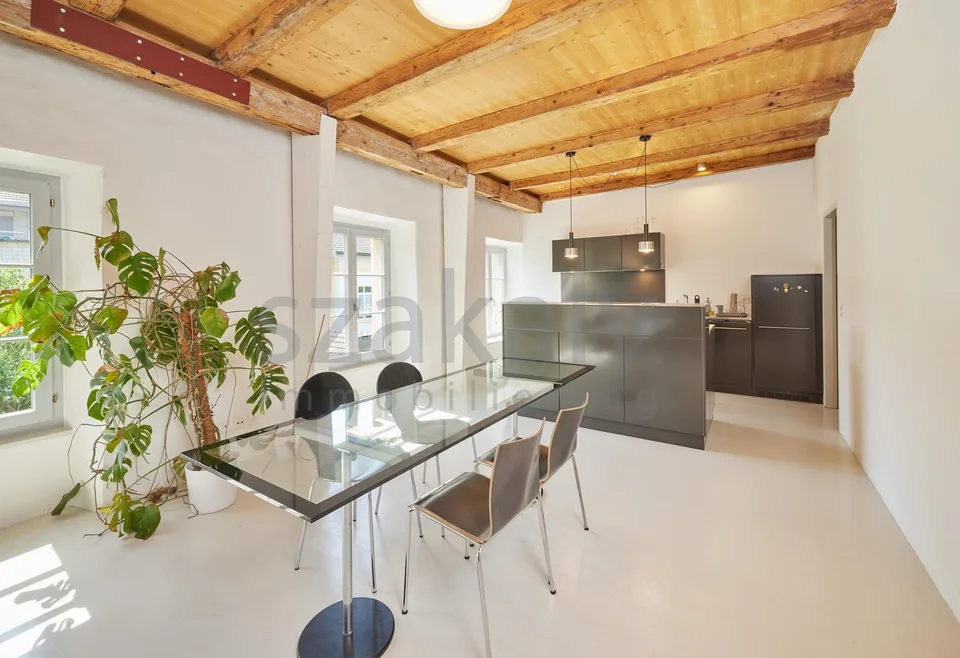 Dreifamilienhaus mit Charme in alterwürdigem Gemäuer