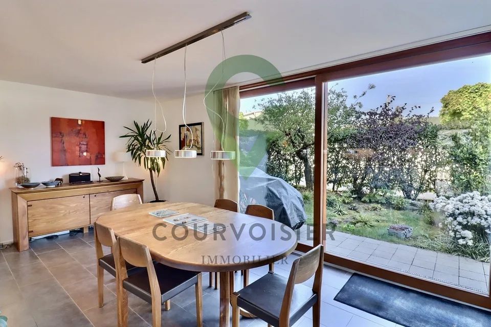 Splendide triplex de 7 pièces avec son espace extérieur privatif