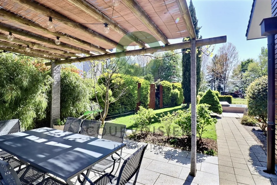 Splendide triplex de 7 pièces avec son espace extérieur privatif