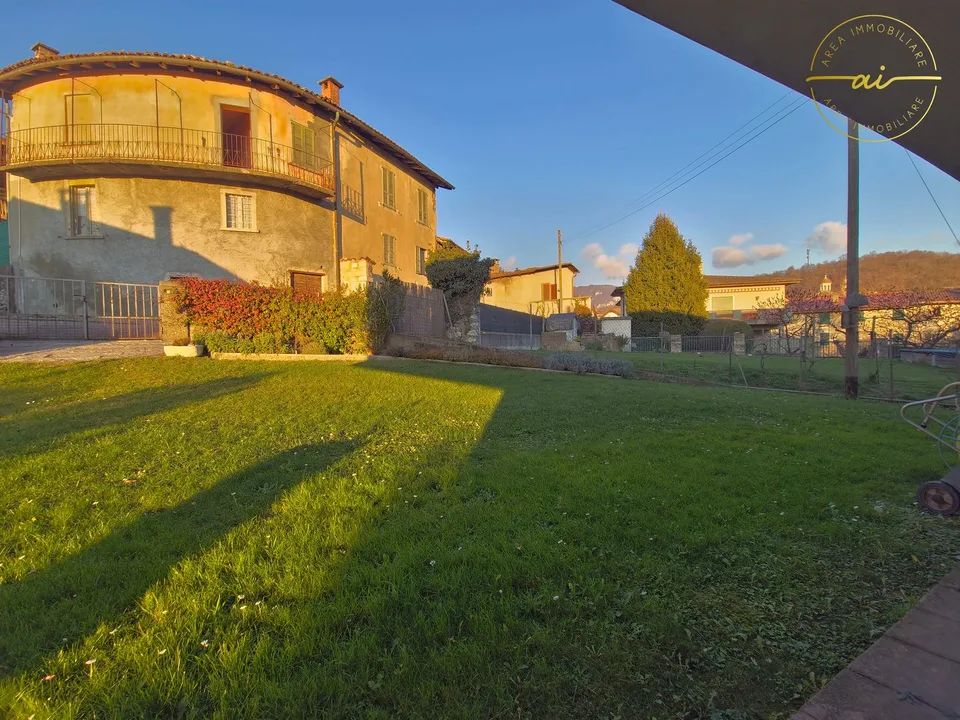 CASA INDIPENDENTE DI 5.5 LOCALI CON GIARDINO E SPAZI COMMERCIALI AD ARZO