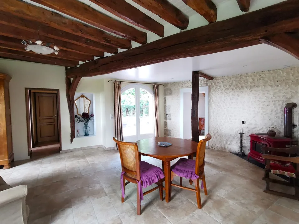 Majestueuse Maison de Caractère de 10 Pièces à Chartres – 315 m²