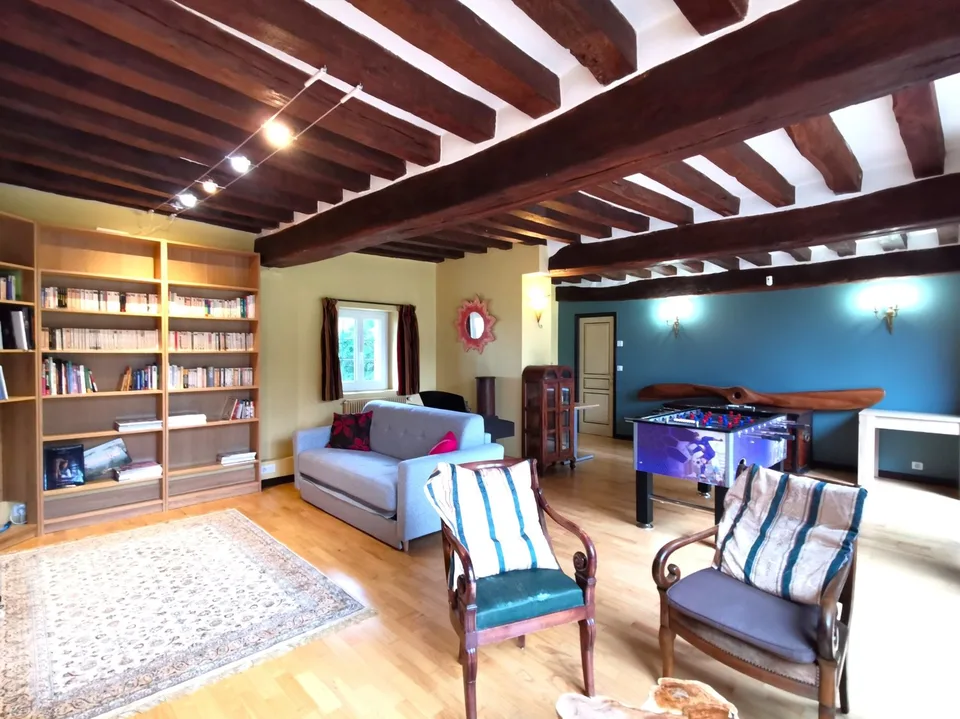 Majestueuse Maison de Caractère de 10 Pièces à Chartres – 315 m²
