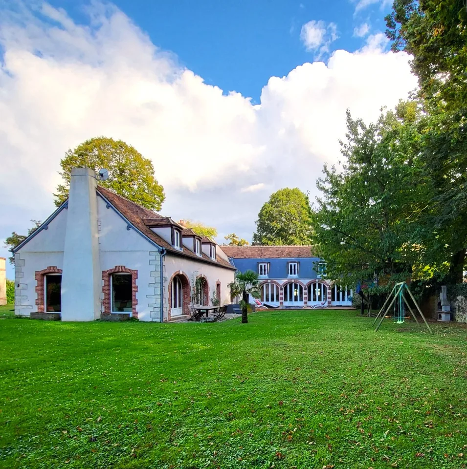 Majestueuse Maison de Caractère de 10 Pièces à Chartres – 315 m²