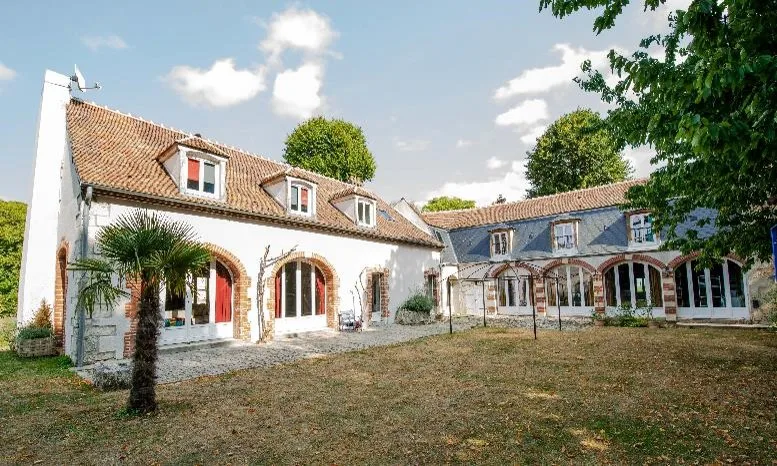 Majestueuse Maison de Caractère de 10 Pièces à Chartres – 315 m²