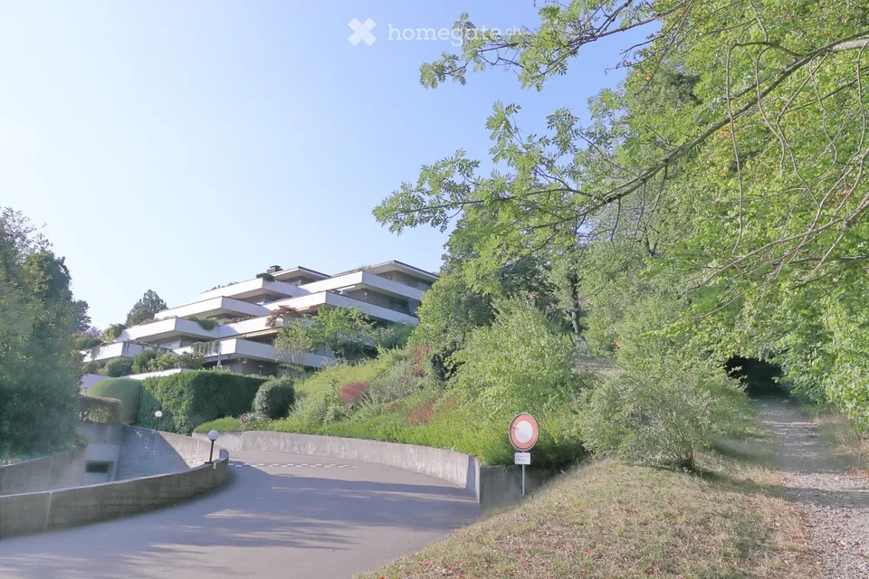 Casa terrazzata da sogno con panorama lacustre spettacolare e privacy completa a Meilen