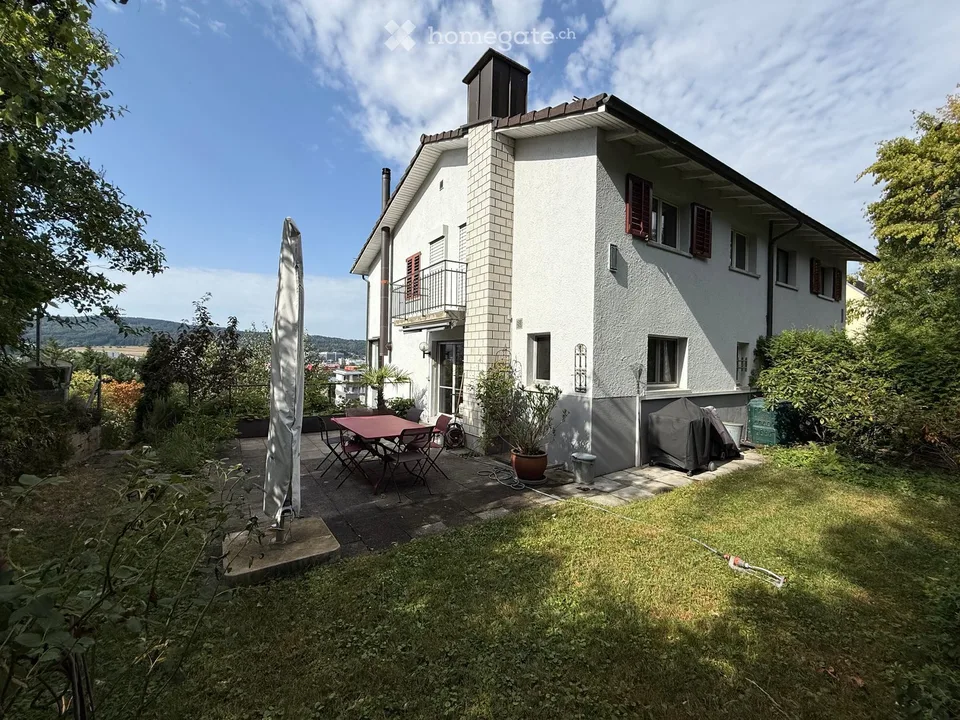 Charming 6.5-room semi-detached house in Oberengstringen