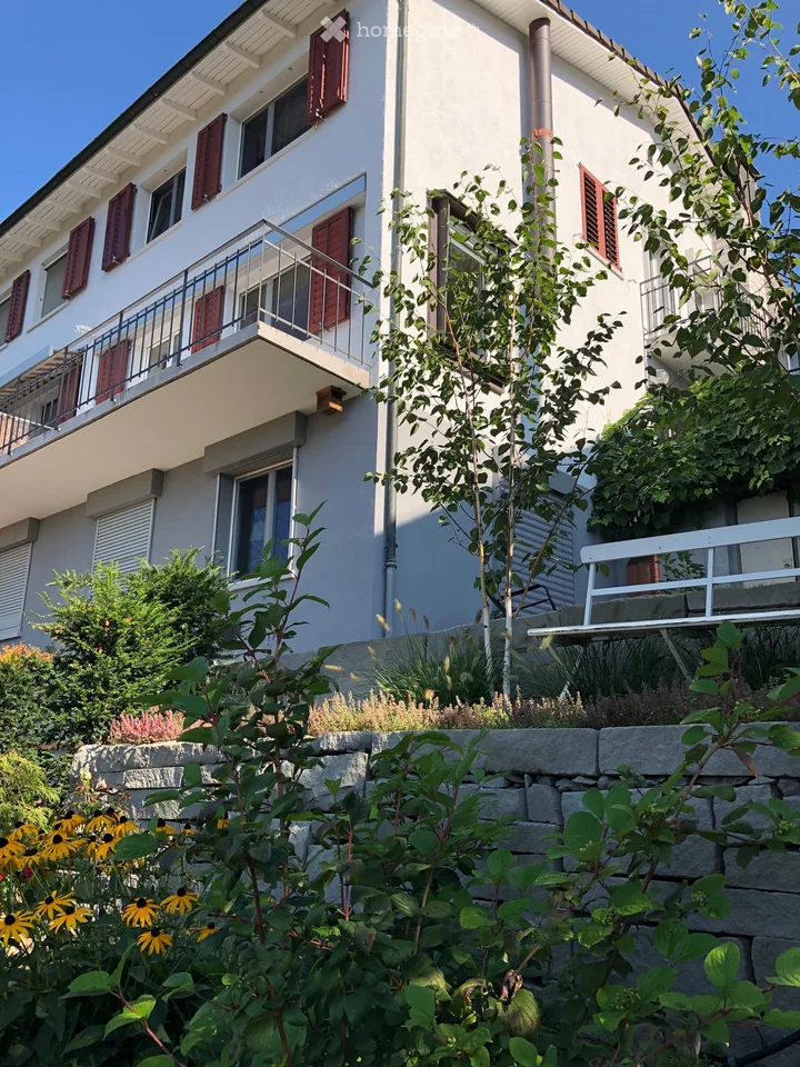 Charming 6.5-room semi-detached house in Oberengstringen
