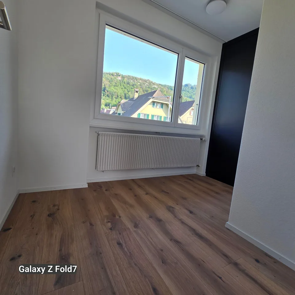 Geräumige 5.5-Zimmer-Wohnung mit Balkon in Oensingen