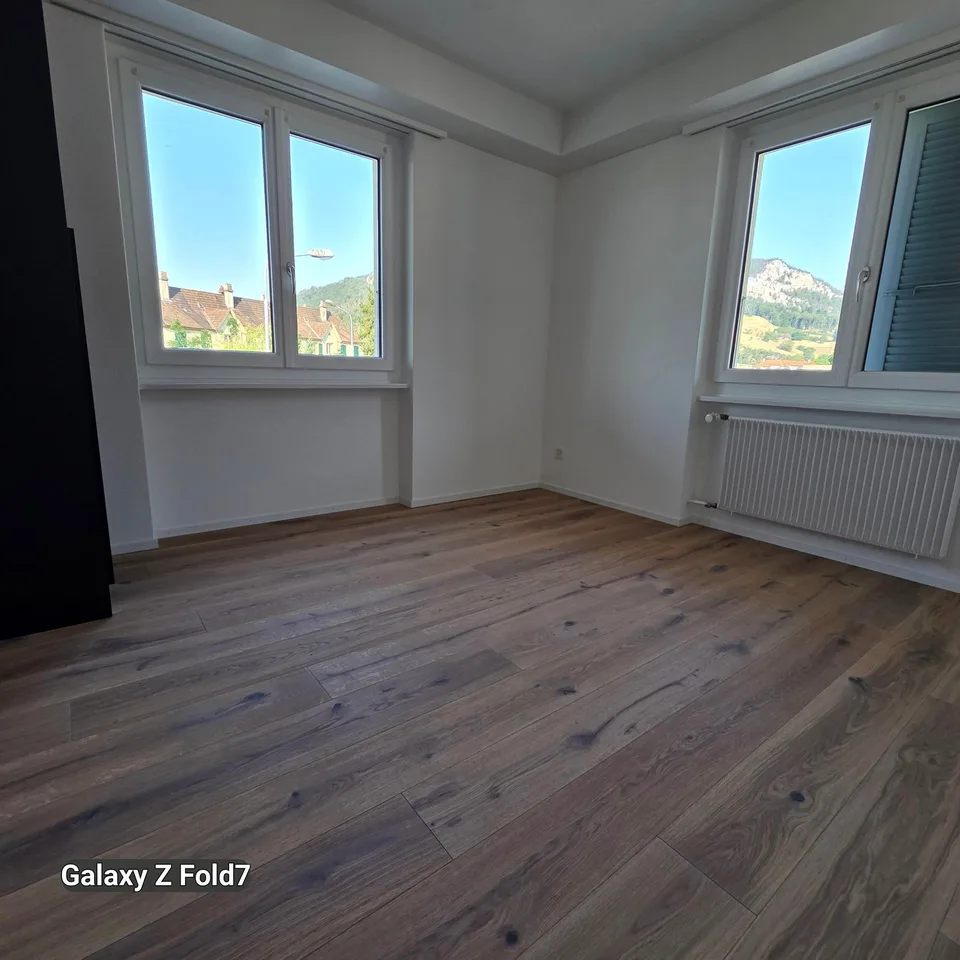 Geräumige 5.5-Zimmer-Wohnung mit Balkon in Oensingen