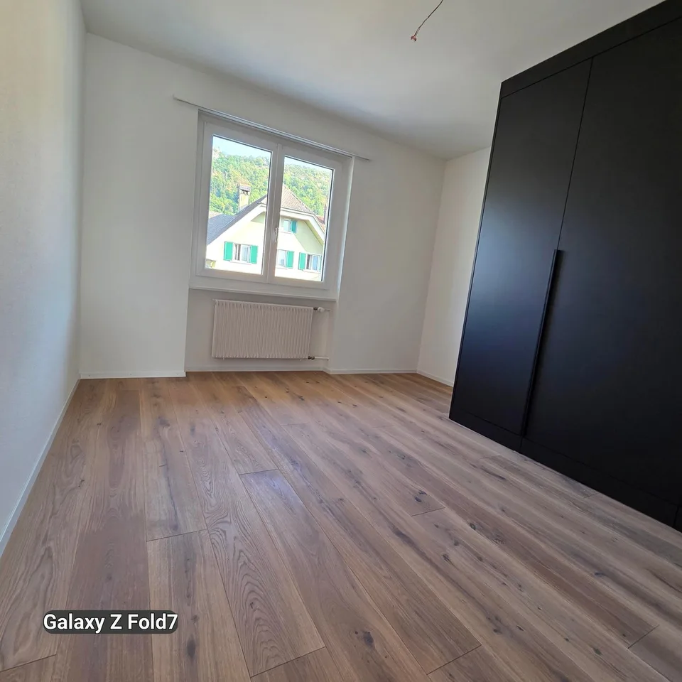 Geräumige 5.5-Zimmer-Wohnung mit Balkon in Oensingen
