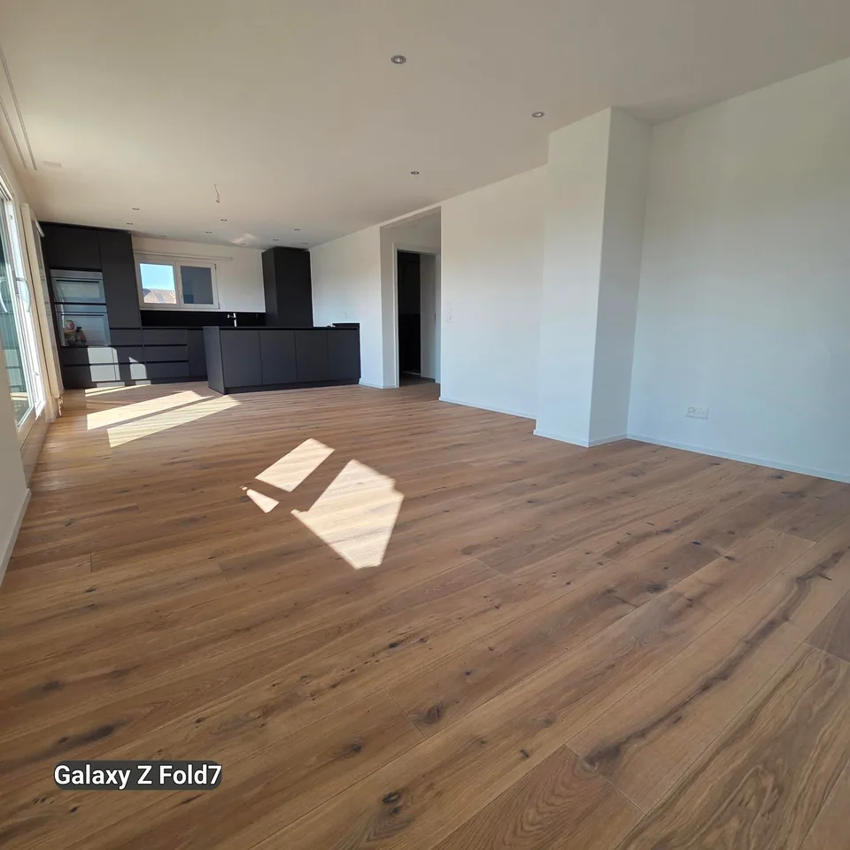 Geräumige 5.5-Zimmer-Wohnung mit Balkon in Oensingen