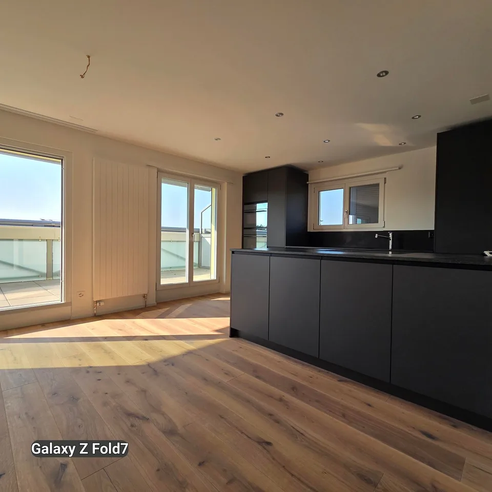Geräumige 5.5-Zimmer-Wohnung mit Balkon in Oensingen