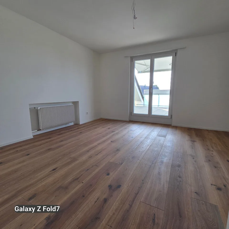 Geräumige 5.5-Zimmer-Wohnung mit Balkon in Oensingen