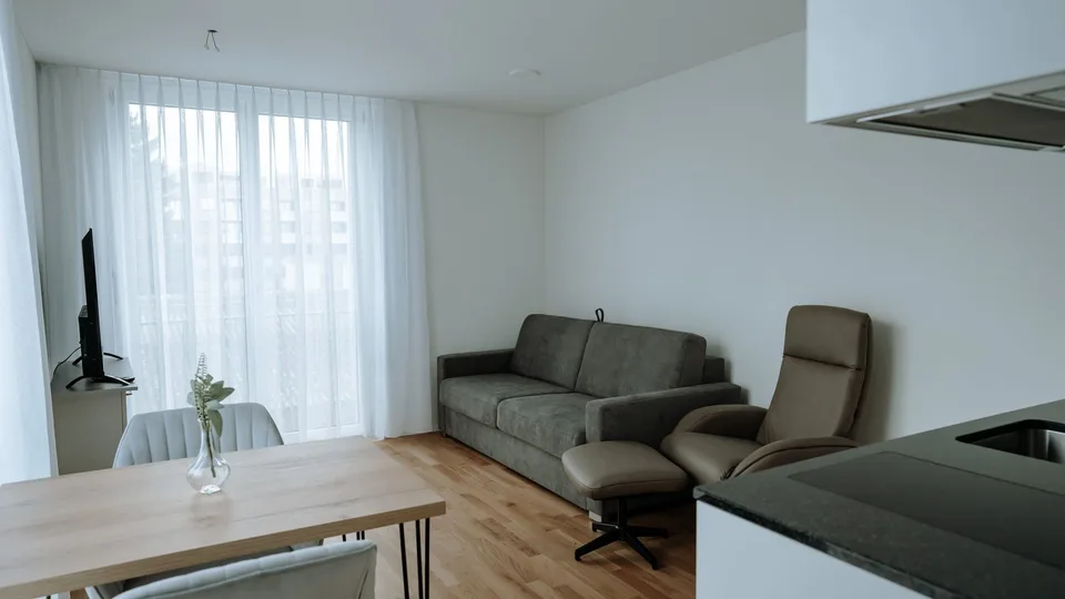 Möblierte 1-Zimmer-Wohnung mit Terrasse in Dübendorf
