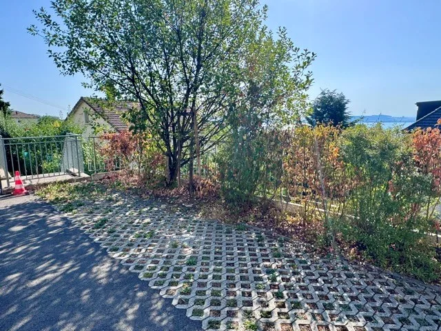 Charmantes 3-Zimmer-Wohnung mit Balkon und Aussicht in Neuchâtel