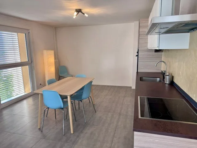 Charmantes 3-Zimmer-Wohnung mit Balkon und Aussicht in Neuchâtel