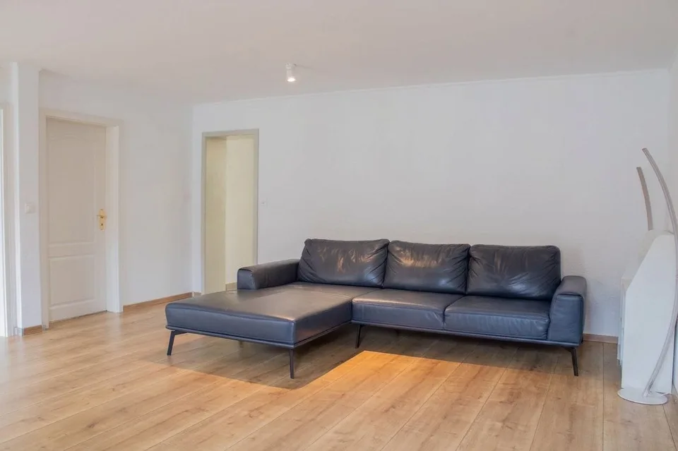 Four units, many possibilities. Whether as a multi-family house as a rental property or as a generational solution.