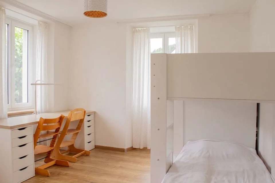 Four units, many possibilities. Whether as a multi-family house as a rental property or as a generational solution.