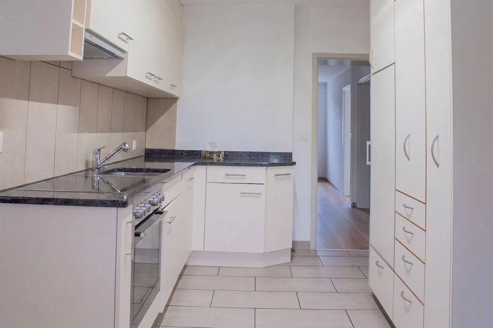 Four units, many possibilities. Whether as a multi-family house as a rental property or as a generational solution.