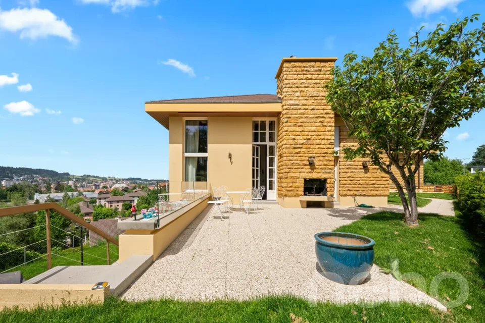 Demeure de maître de 480m² avec appartement de rendement