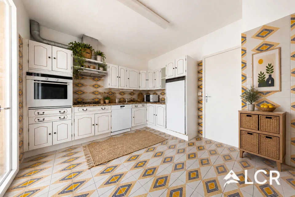 Magnifique maison familiale 8,5p / Jardin avec piscine et appartement indépendant