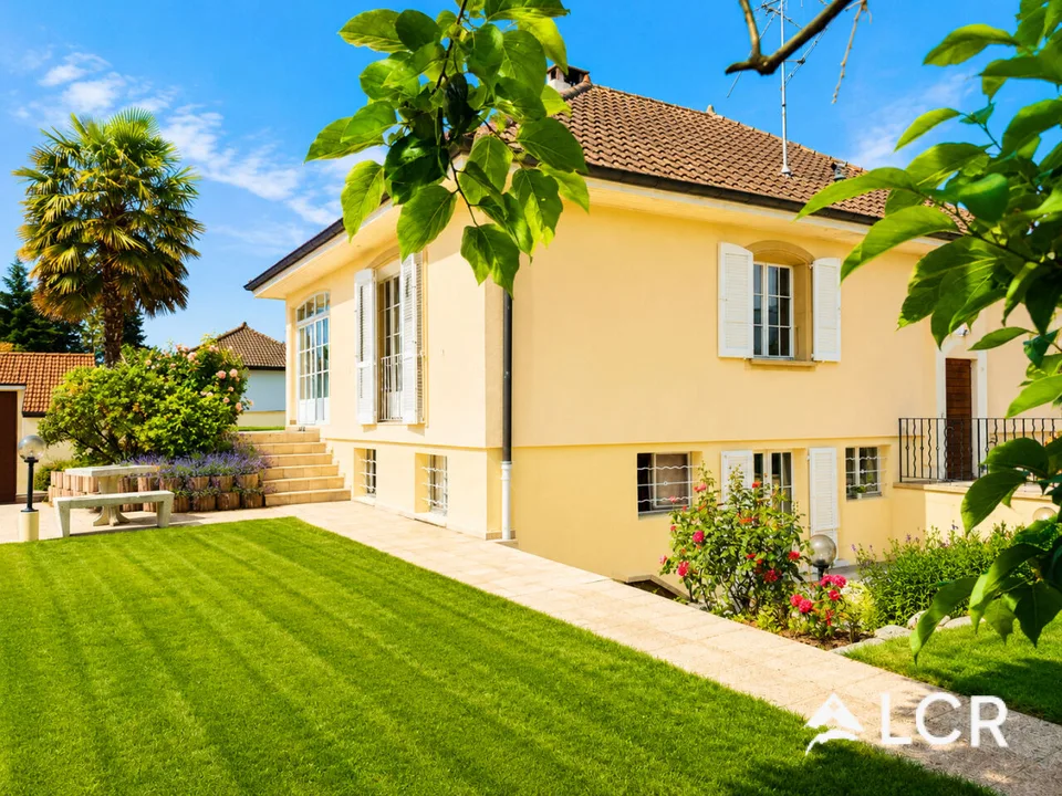 Magnifique maison familiale 8,5p / Jardin avec piscine et appartement indépendant