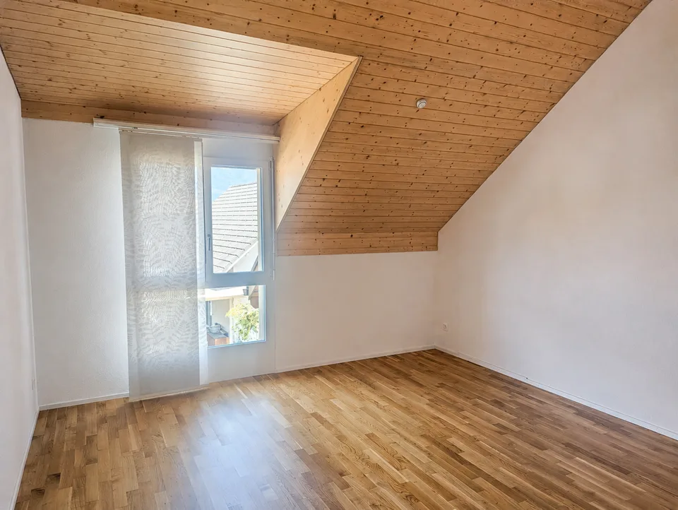 Appartamento duplex moderno di 3,5 locali a Leuzigen