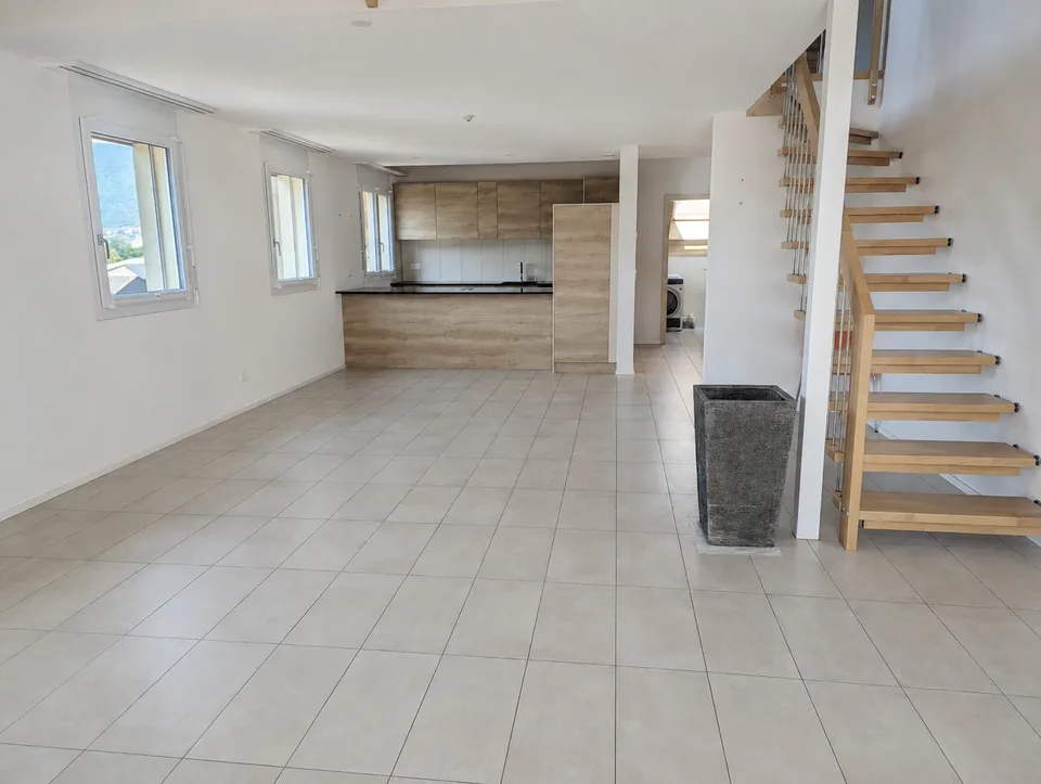 Appartamento duplex moderno di 3,5 locali a Leuzigen