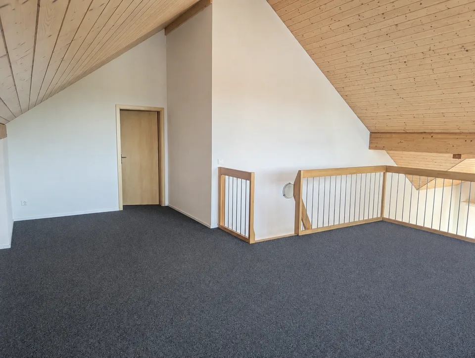 Appartamento duplex moderno di 3,5 locali a Leuzigen