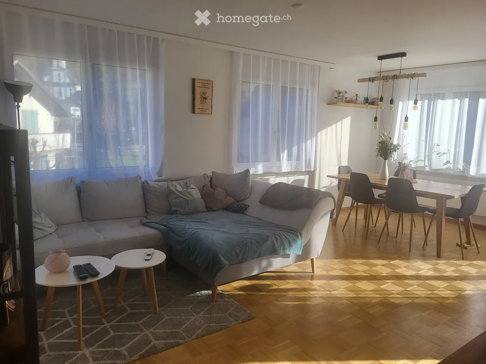Charmant appartement 4.5 pièces avec balcon et vue sur les montagnes à Schüpfheim