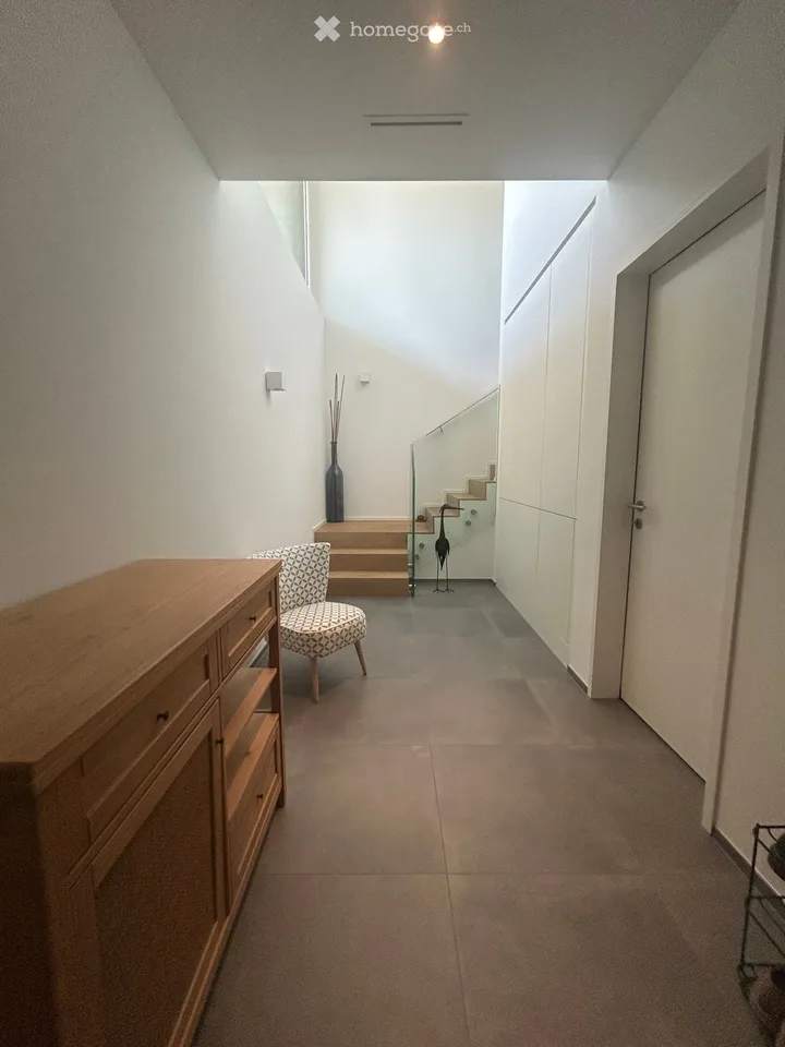 Möblierte 2.5-Zimmer-Wohnung in Oberrieden – Modern, ruhig und seenah