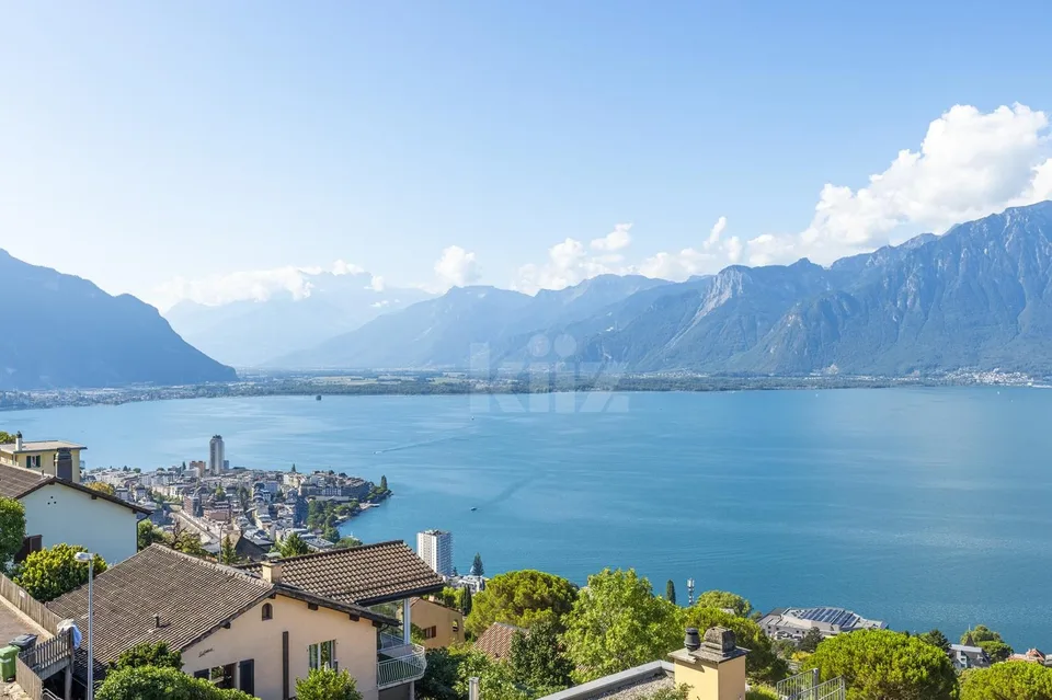 Prachtvolle Wohnung mit Panoramablick auf den See