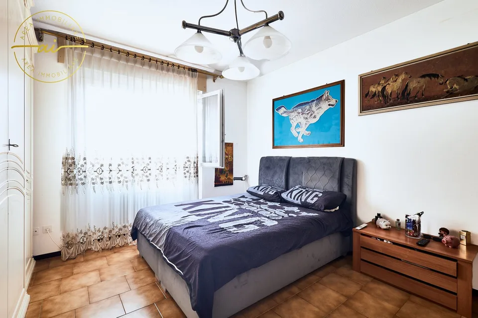 SPAZIOSA CASA CON 3 UNITÀ ABITATIVE E GIARDINO DI 400 MQ