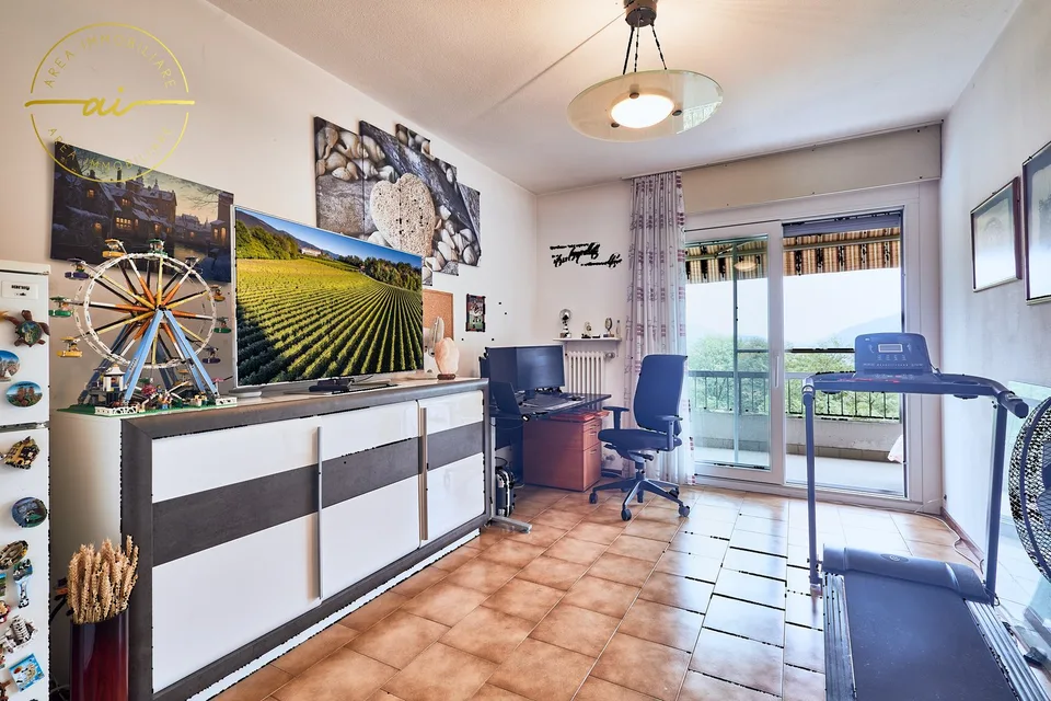 SPAZIOSA CASA CON 3 UNITÀ ABITATIVE E GIARDINO DI 400 MQ