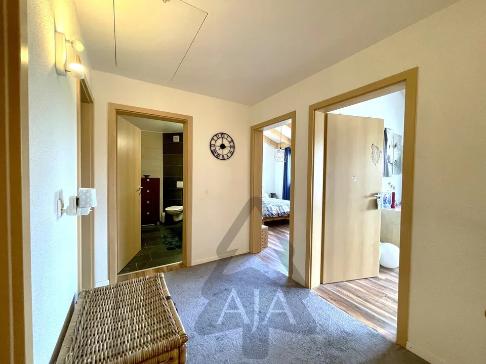 Cudrefin (a stone's throw from the Lake), very beautiful semi-detached villa with 5.5 rooms and garden