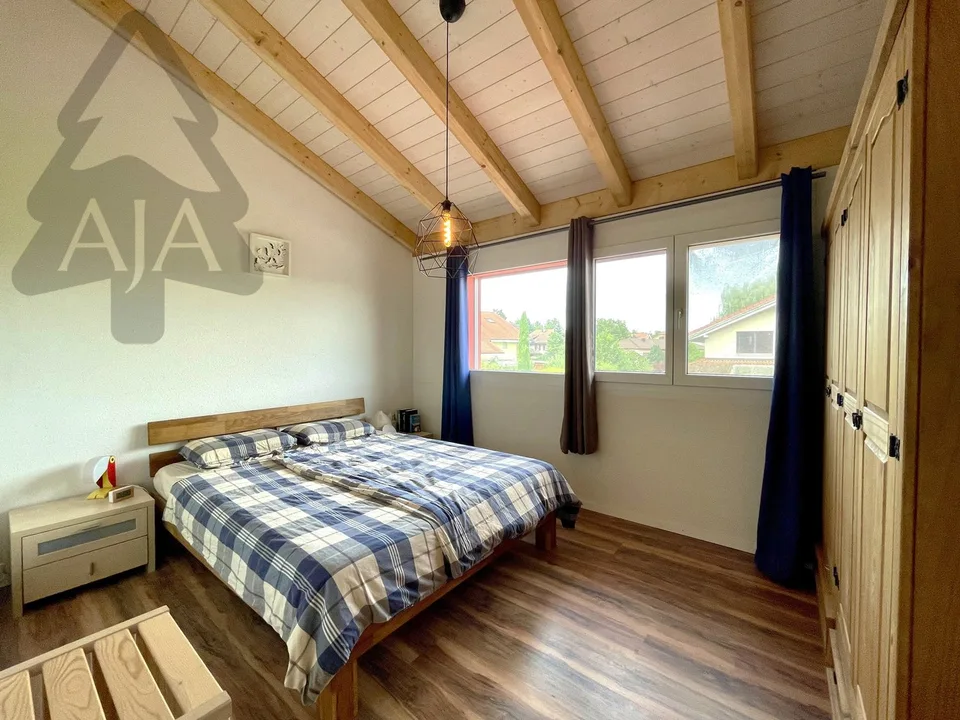 Cudrefin (a stone's throw from the Lake), very beautiful semi-detached villa with 5.5 rooms and garden