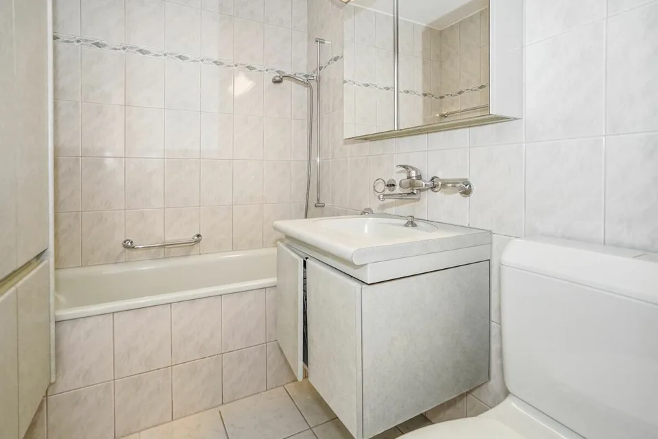 Sunny 2.5-room apartment with beautiful views and parking space in Aesch