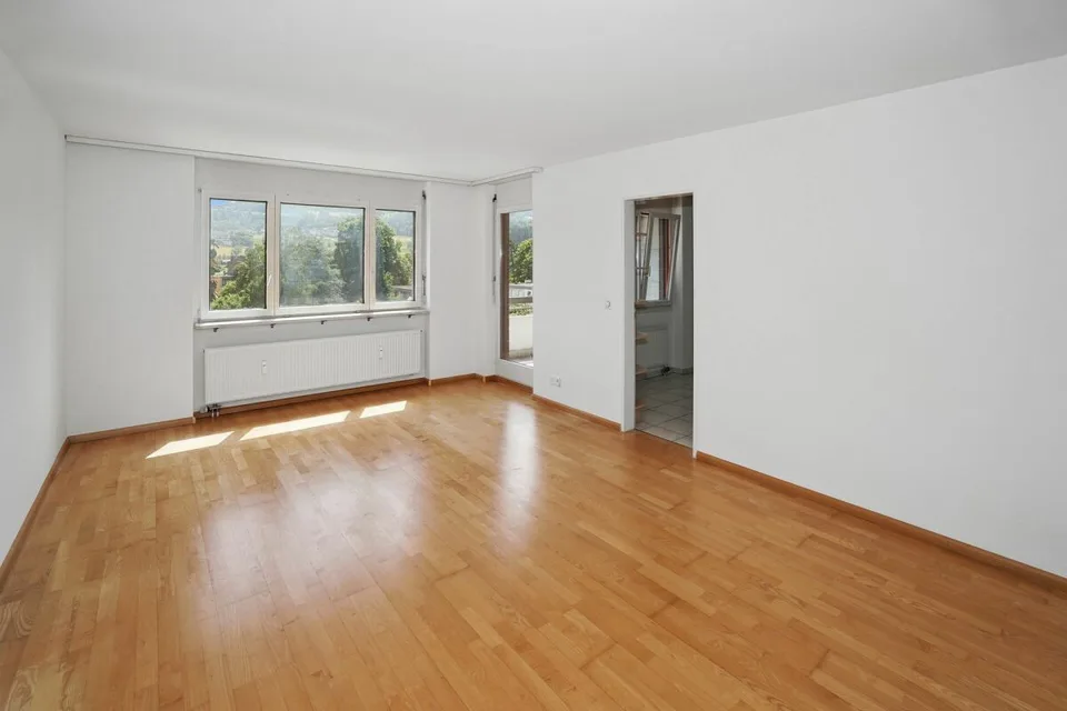 Sunny 2.5-room apartment with beautiful views and parking space in Aesch