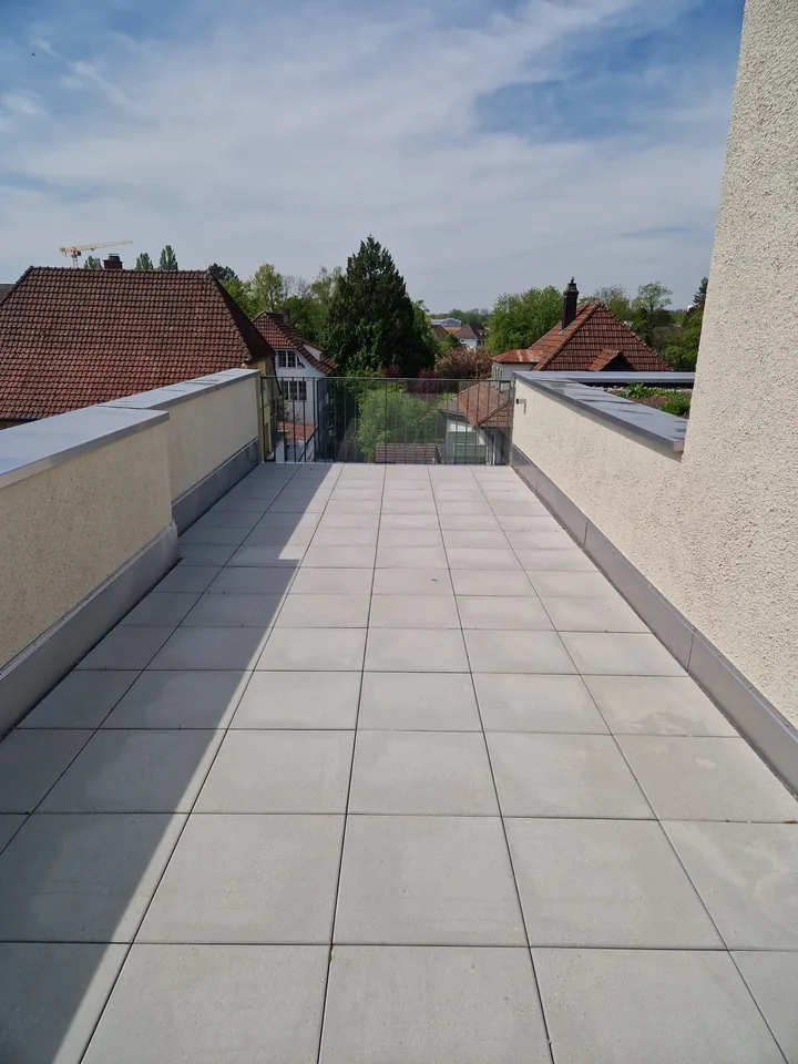 Attractive 3½-room attic apartment with large loggia and terrace